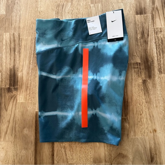 Nike One Luxe Womens 7" Mid-Rise Training Bike Shorts Plus Size 2X DQ4141 058 - Picture 2 of 6